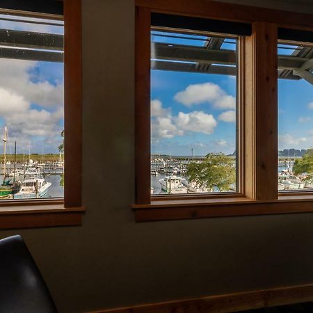 At The Helm Hotel Ilwaco Екстер'єр фото