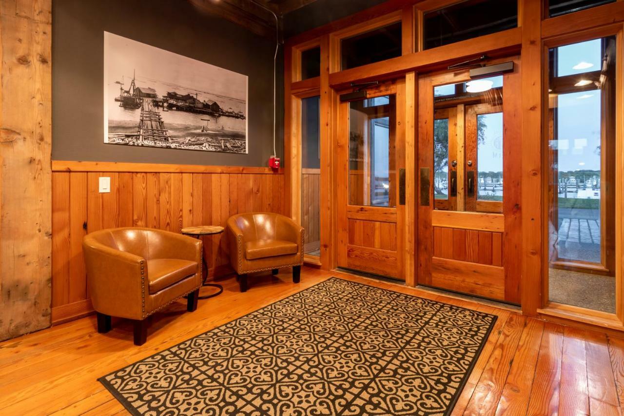 At The Helm Hotel Ilwaco Екстер'єр фото