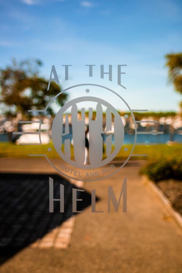 At The Helm Hotel Ilwaco Екстер'єр фото