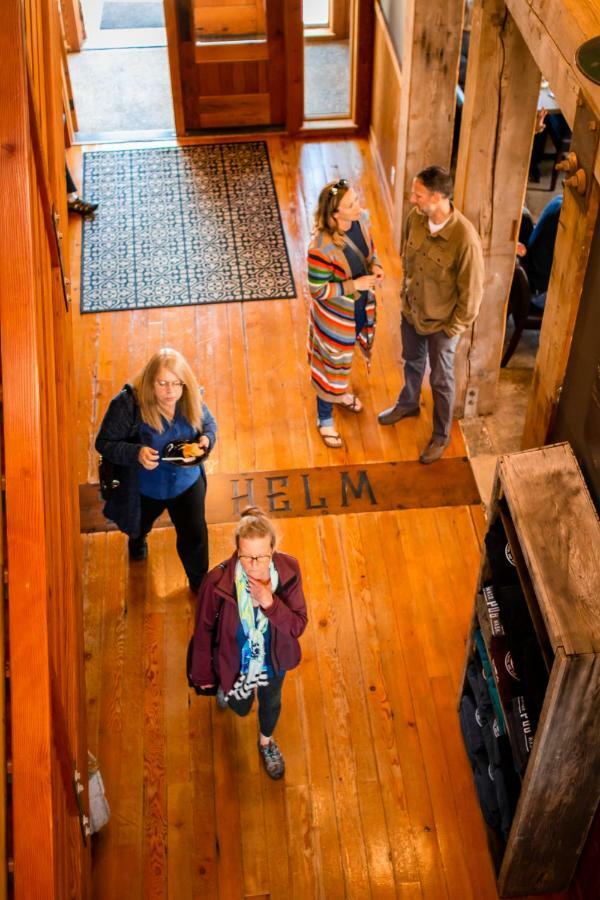 At The Helm Hotel Ilwaco Екстер'єр фото